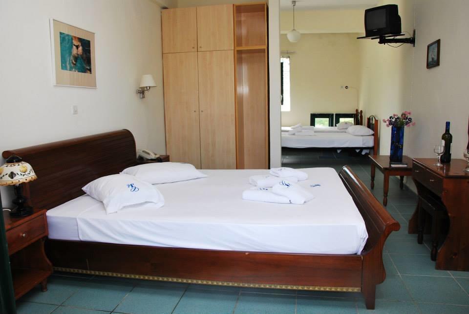 Giannikos Hotel Paliouri Room photo